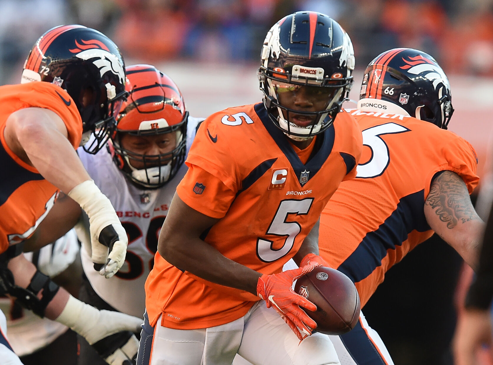 121921-s-dg-bengalsbroncos335 .jpg